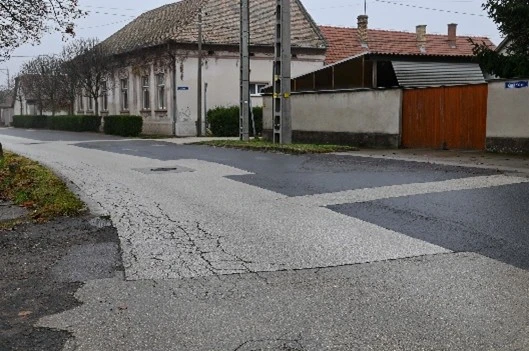 Megújul a Petőfi út, az Örkényi utca és a Batthyány utca burkolata Nagykőrösön