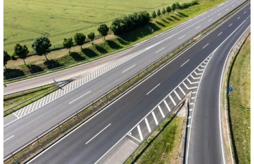 Befejeződtek a munkák az M1-es biatorbágyi felhajtóján, elkészült a bővítés első eleme