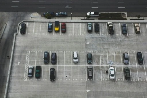 Kétszáz férőhelyes parkolót épít Dunakeszi egy lebontott iskola helyére