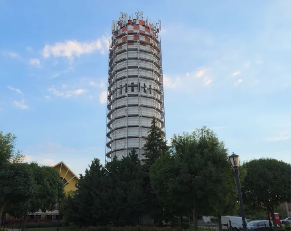Megkezdődött a víztorony felújítása Vecsésen
