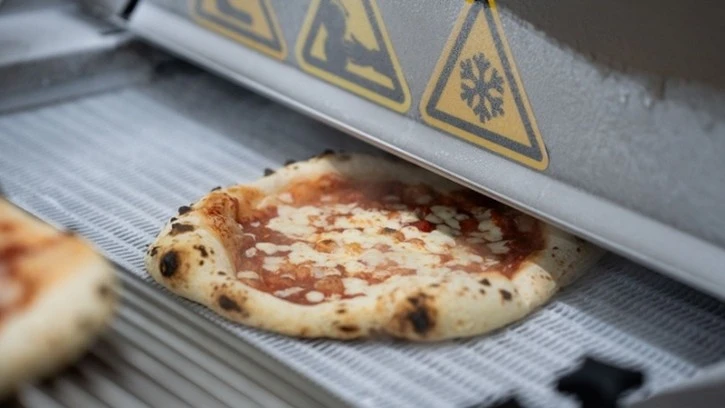 1,5 milliárdos pizzagyár indult Szigetszentmiklóson, napi 74 ezer darabos kapacitásra készülnek