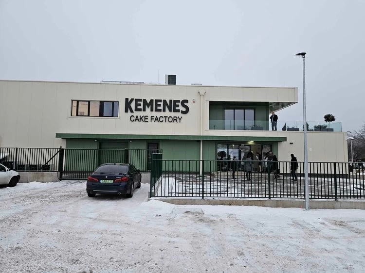 Új cukrászüzemet nyitottak Pátyon