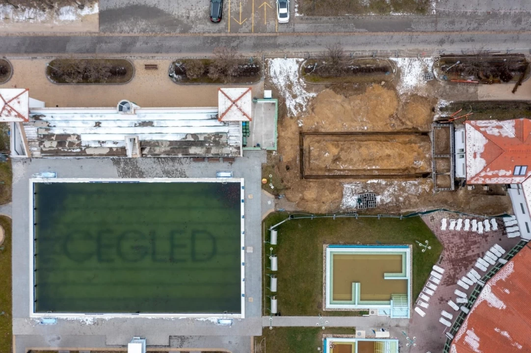 Új gyógyászati épületszárnnyal bővül a Ceglédi Termálfürdő