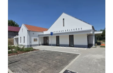 Átadták a Jókai utcai bölcsődét - Ecser