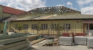 Udvar- és épületfelújítás a katolikus iskolában