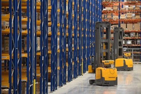 Különleges beruházás valósult meg Budapest mellett, Pátyon: ember és robot együtt dolgozik