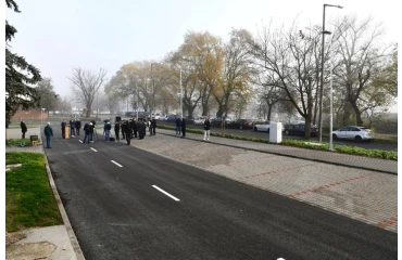 Új parkolóhely a vasútállomásnál Nagykőrösön