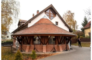 Őrbottyánban felavatták a rendőrőrs felújított épületét