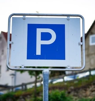 Új parkolóhelyek segítik a közlekedést Szigetszentmiklóson