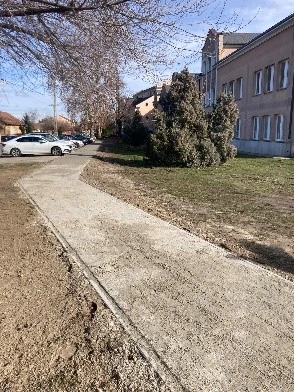 Elkészült a kórházi járda Nagykőrösön