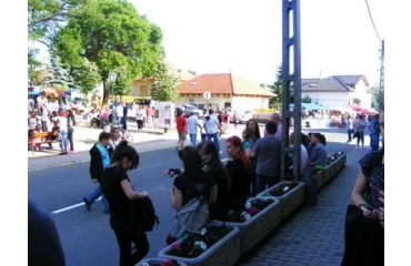 Felújítják Csömör főterét