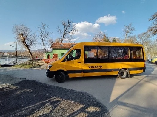 Elindult a Volánbusz új midibusz járata Tahitótfalu és a Pásztor-rév között