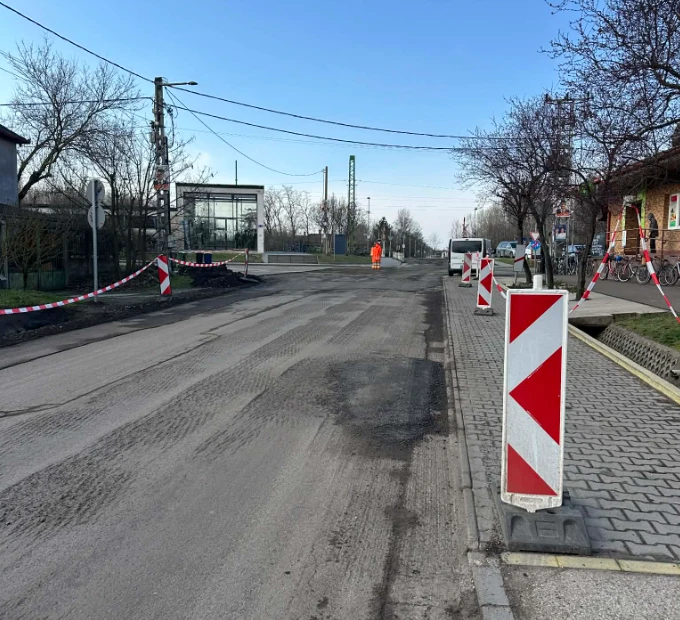 Burkolat-fenntartási munkálatok Szentmártonkátán