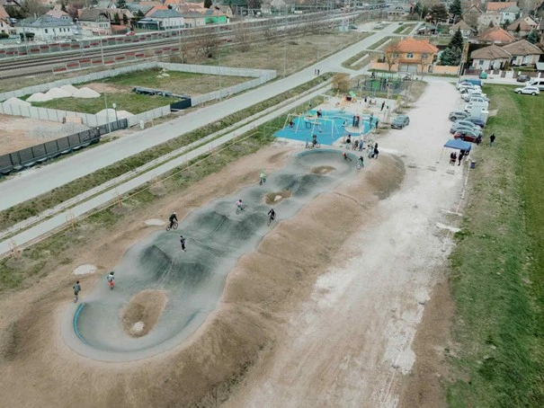 Átadták a pumpapályát Pécelen