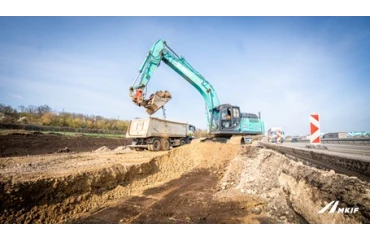 Látványos szakaszba ért az M1-es bővítése: Biatorbágynál már a végleges pályatest épül