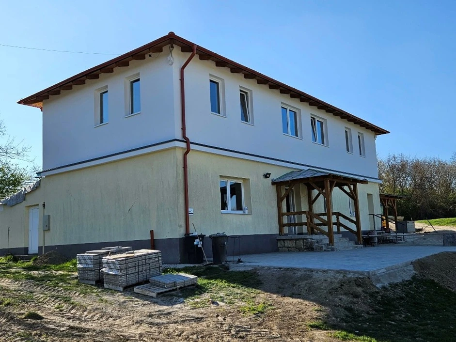 HAMAROSAN ELKÉSZÜL A PÁTYI SPORTEGYESÜLET KLUBHÁZA